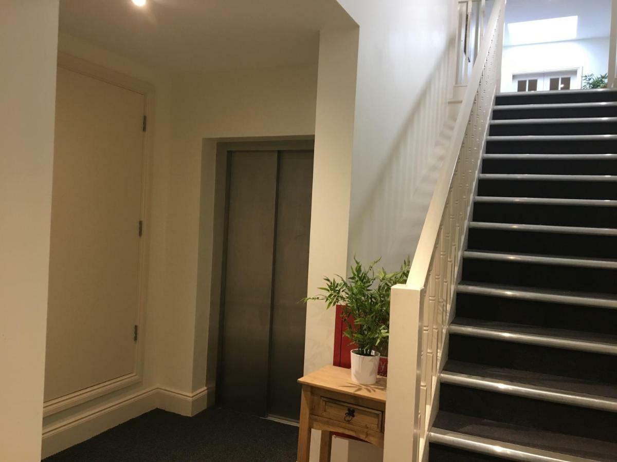 Star Tree Apartment York Exterior foto